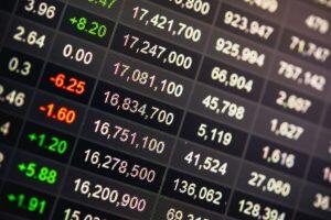 Os lucros dos grandes bancos brasileiros devem superar ou chegar próximo