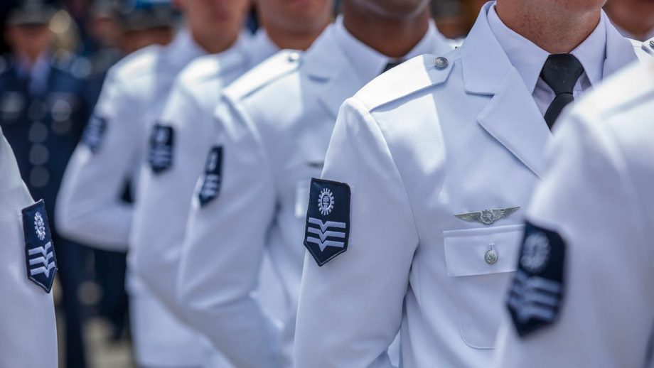 O salário inicial será de R$3.825