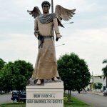 maquinário Estátua em São Gabriel do Oeste