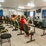 Fila de beneficiários no Centro de Cadastro Único.
