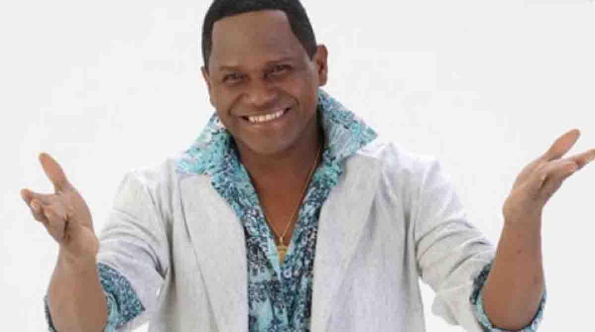 Cantor Tatau testou positivo para covid