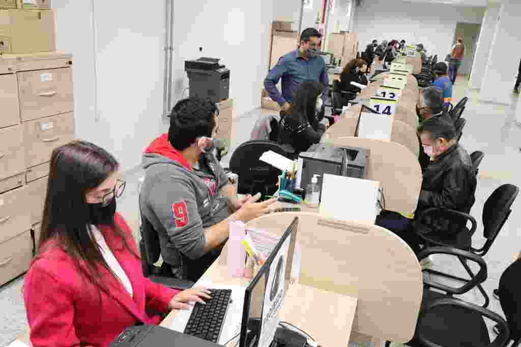 Regularização acontece na Central de Atendimento da prefeitura de Dourados