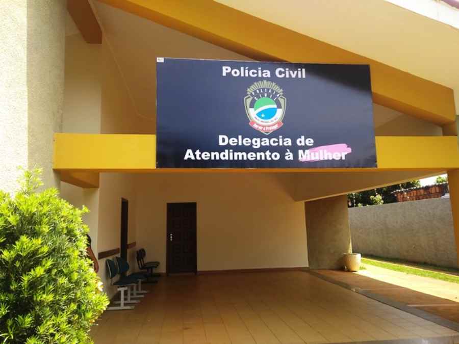 Vítima estava na delegacia quando foi ameaçada pelo ex