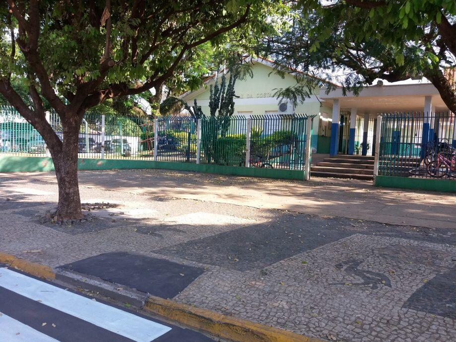 Entrada da Escola Estadual Luiz da Costa Falcão