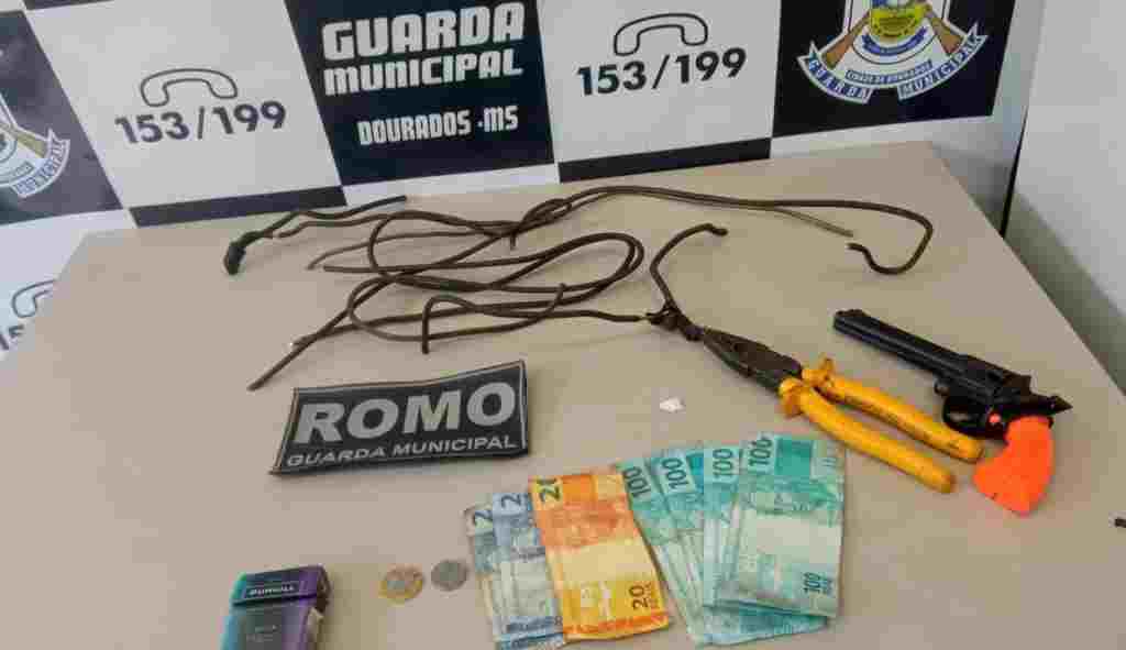 Material apreendido pelos agentes da Guarda de Dourados