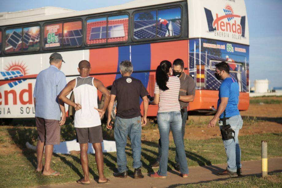 A vítima foi contida por populares