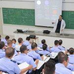 Alunos durante as aulas no ITA