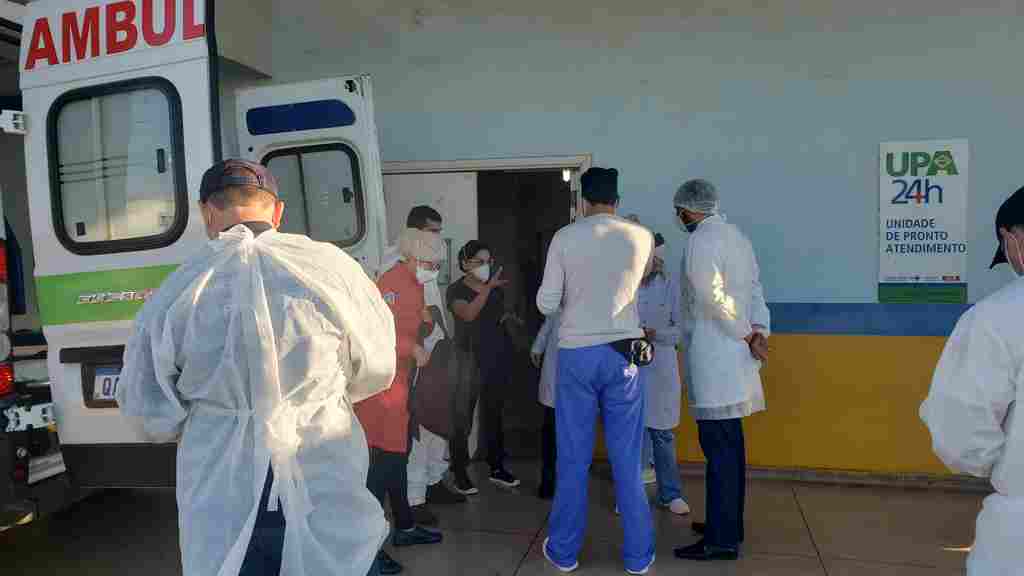 Leitos permanecem sem vagas para pacientes de Covid-19