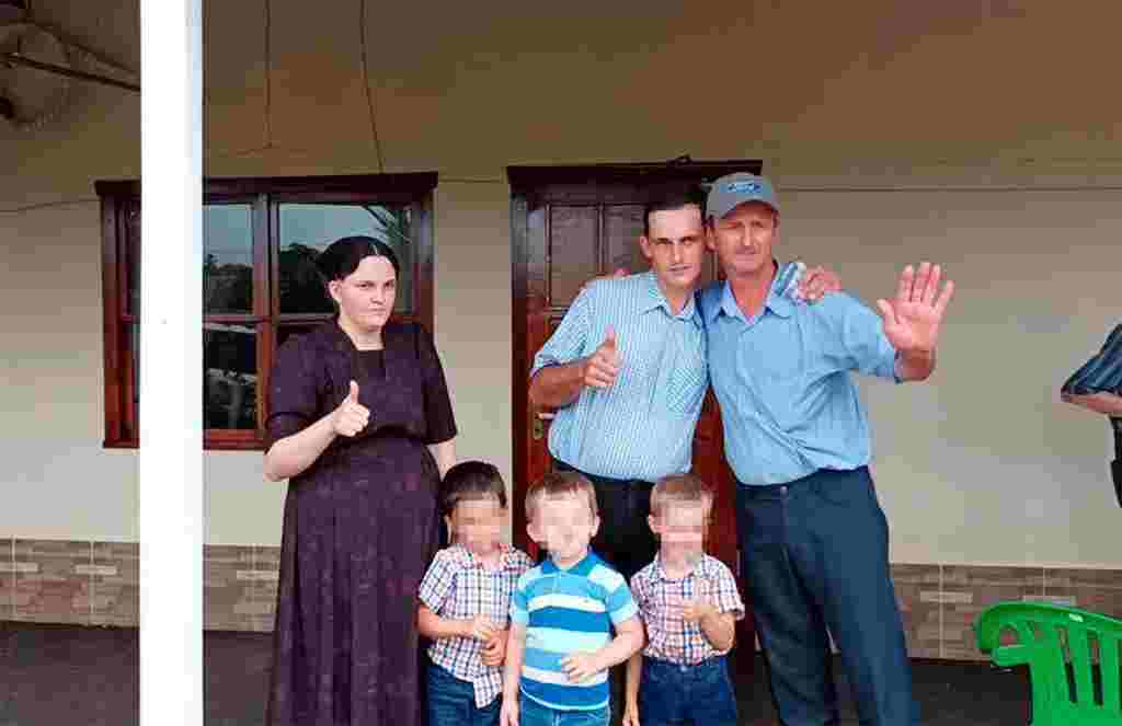 Peter reuniu a família e conversou com a imprensa paraguaia