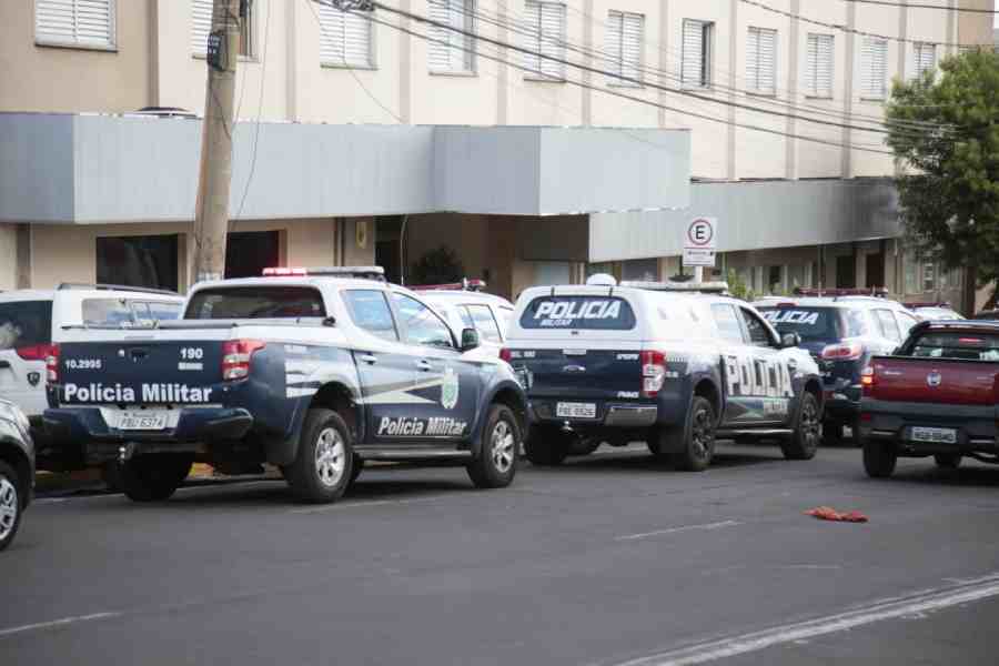 Equipes policiais foram ao local