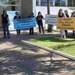 Assistentes sociais fizeram mobilização na Prefeitura e Câmara Municipal.
