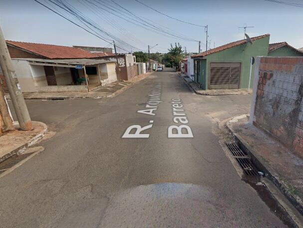 Cruzamento onde ocorreu o roubo (Google Street View)