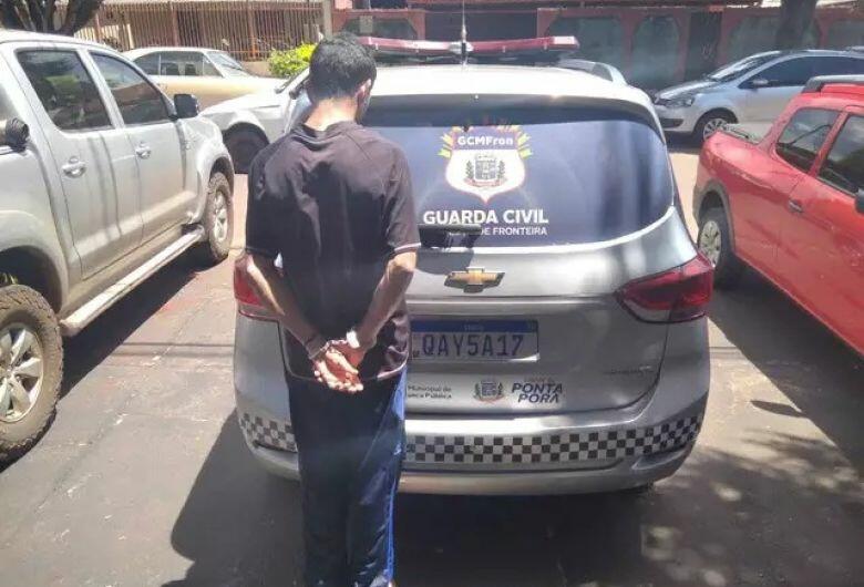 O suspeito foi preso em flagrante.