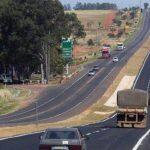 A recomendação é de que os motoristas fiquem atentos e redobrem a atenção nos trechos de obras.