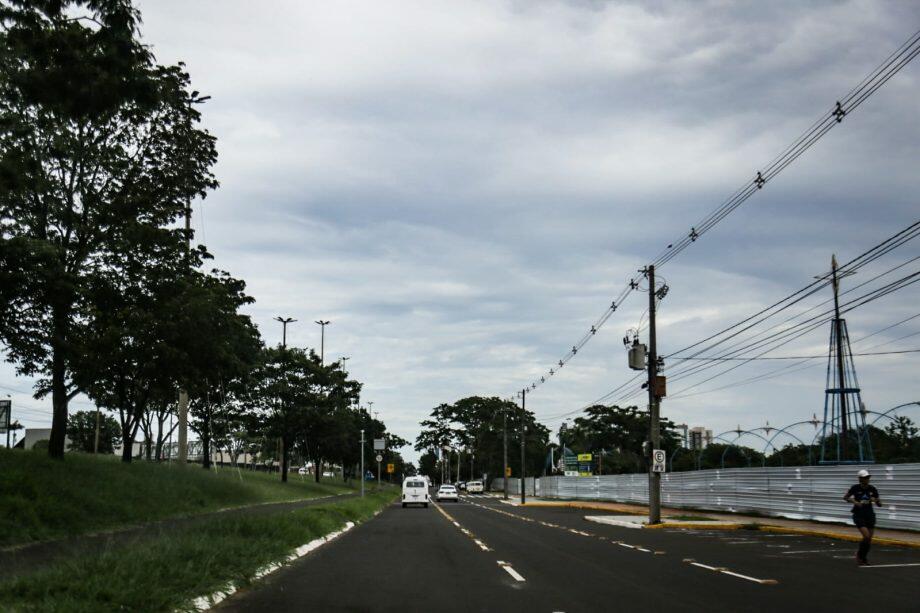 Manhã em Campo Grande tem céu nublado nesta quinta-feira (23)