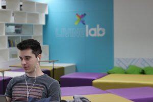 Lucas era programador e tinha startup de sucesso