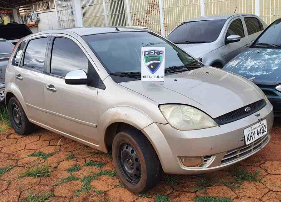 Carro usado nos roubos foi apreendido