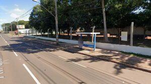 Ponto de ônibus onde ocorreu o assalto (Google Street View)