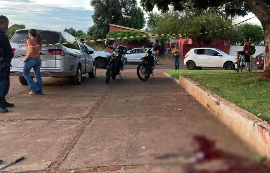 Bruno foi morto a tiros na praça da cidade