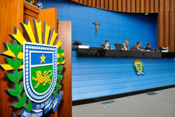 Deputados votam projetos de discussão única