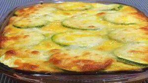 Abobrinha gratinada com molho branco