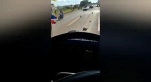Trecho está com trânsito lento devido ao acidente.