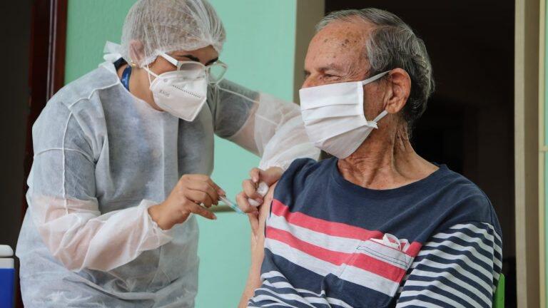 Brasil administrou 1.059.250 doses neste sábado