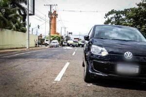 Vítima atravessava a via quando foi atropelada