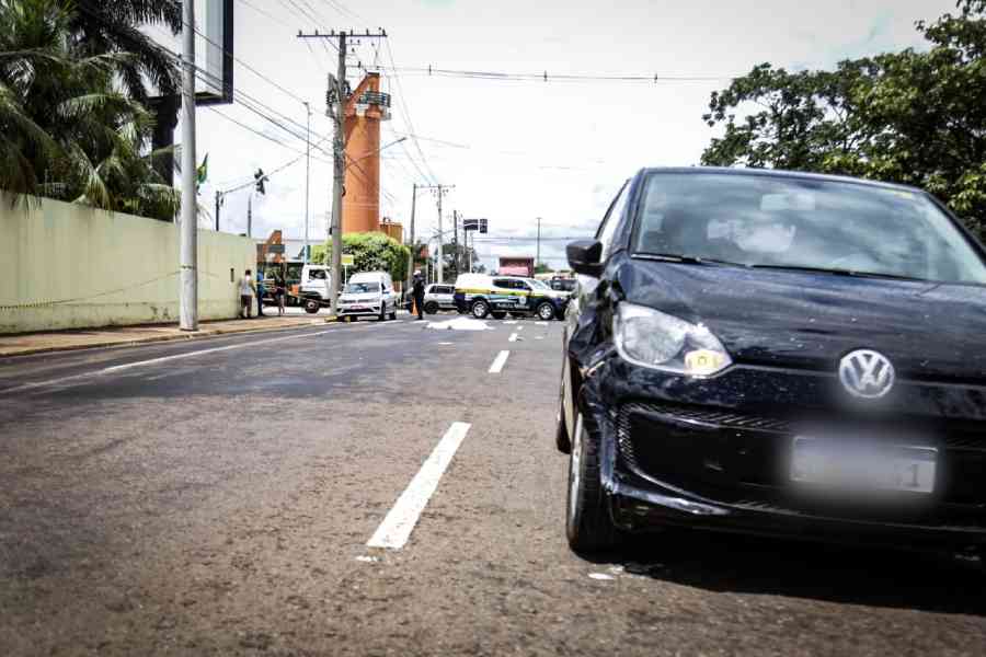 Vítima atravessava a via quando foi atropelada