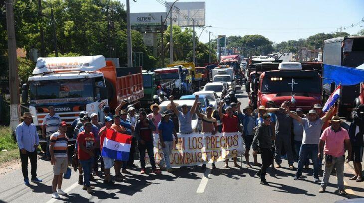 Bloqueios e manifestações seguem nesta quinta no Paraguai