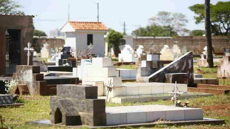 O número de enterros deve aumentar ao longo do dia.