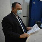 O prefeito João Alfredo Danieze em plenário