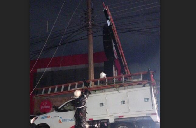 Concessionária realizando reparo devido à chuva em Campo Grande