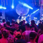 Show do cantor Chokito no Bloco Capivara Blasé