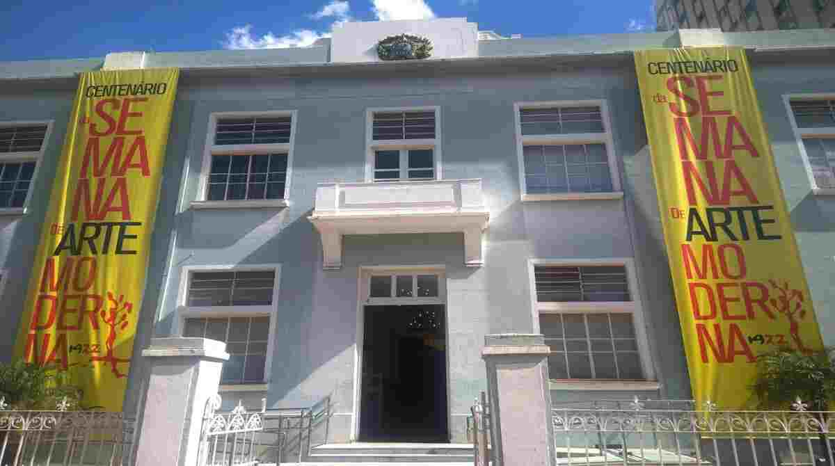 O prédio construído em 1922 atualmente abriga a sede do Sesc Cultura na Capital