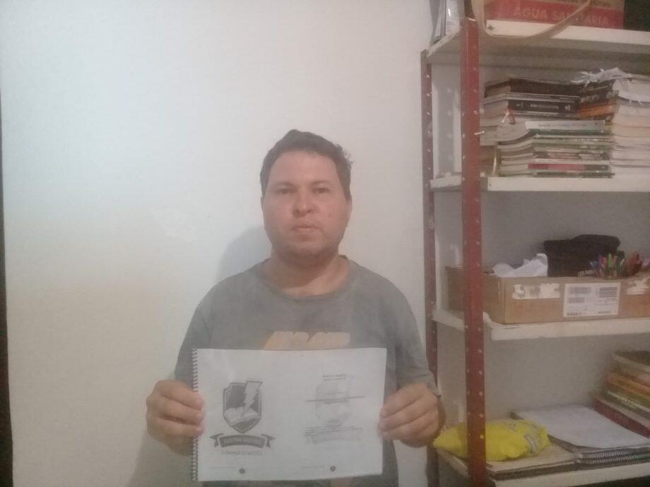 Concurseiro diz que começou a criar apostilas em 2021 e já fez milhares de perguntas