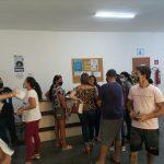 Clientes procuram atendimento na Assetur nesta quinta-feira (17).