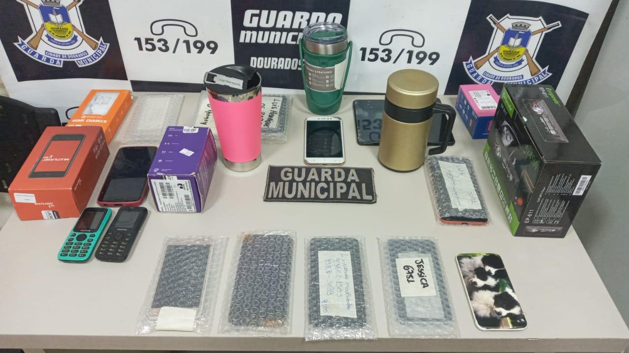 Objetos recuperados na ação policial