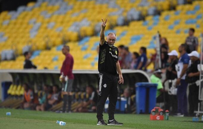 mano menezes