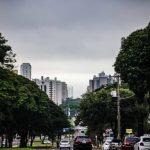 Campo Grande amanheceu com céu nublado, neste domingo