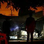 homem dorme incêndio