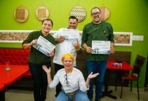 Chefs de cozinha celebram conquista em etapa regional