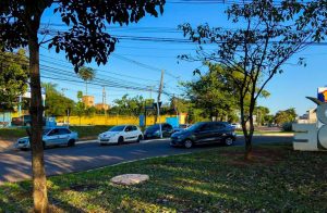 Trânsito na rotatória da Três Barras