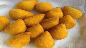 Coxinha de frango tradicional