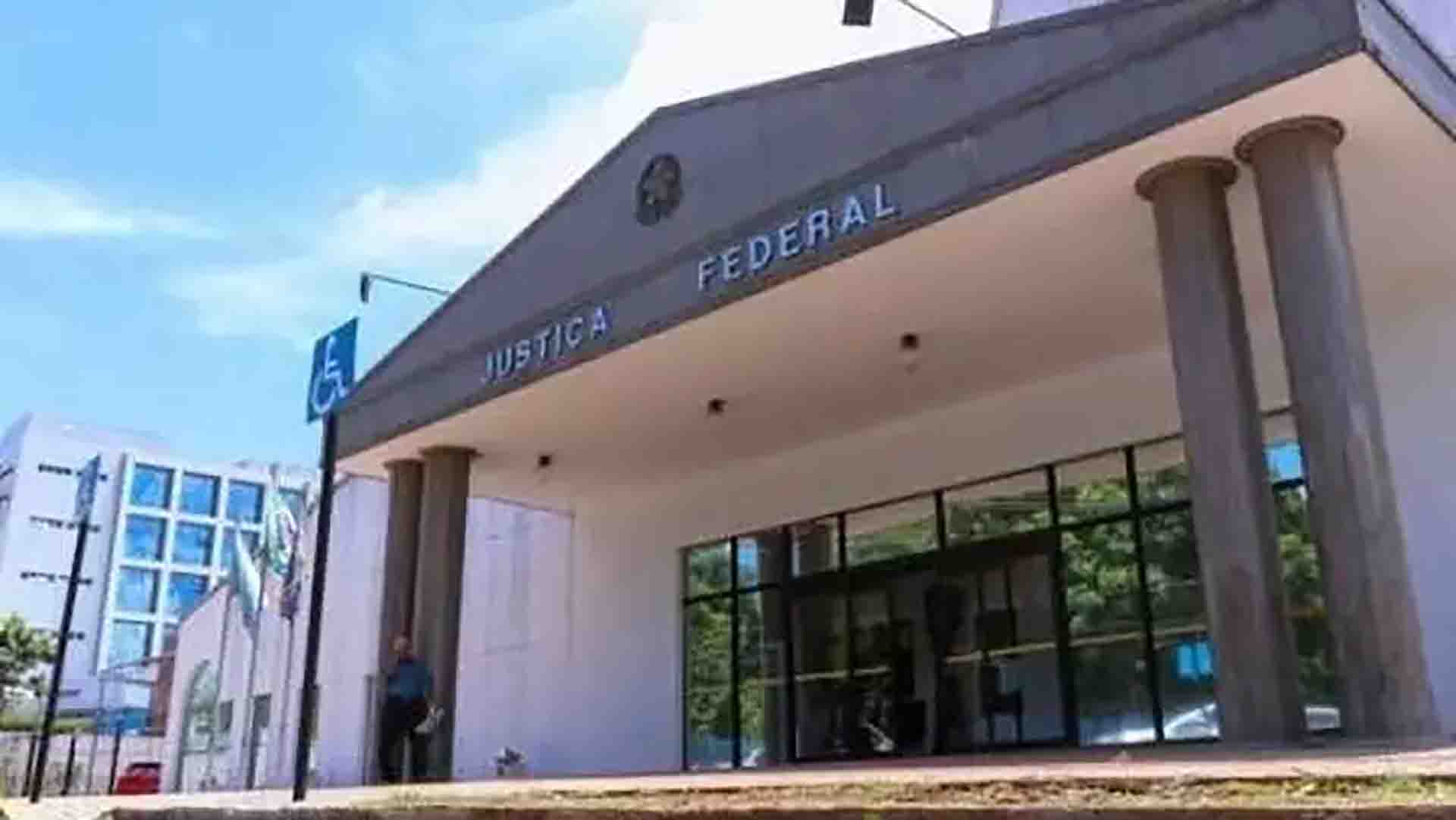 Denunciado em 1999 por crime contra fé pública quer disputar eleição