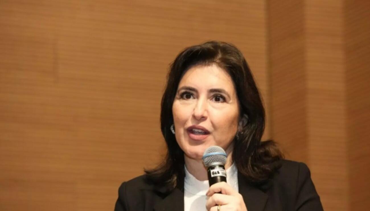 simone secretaria