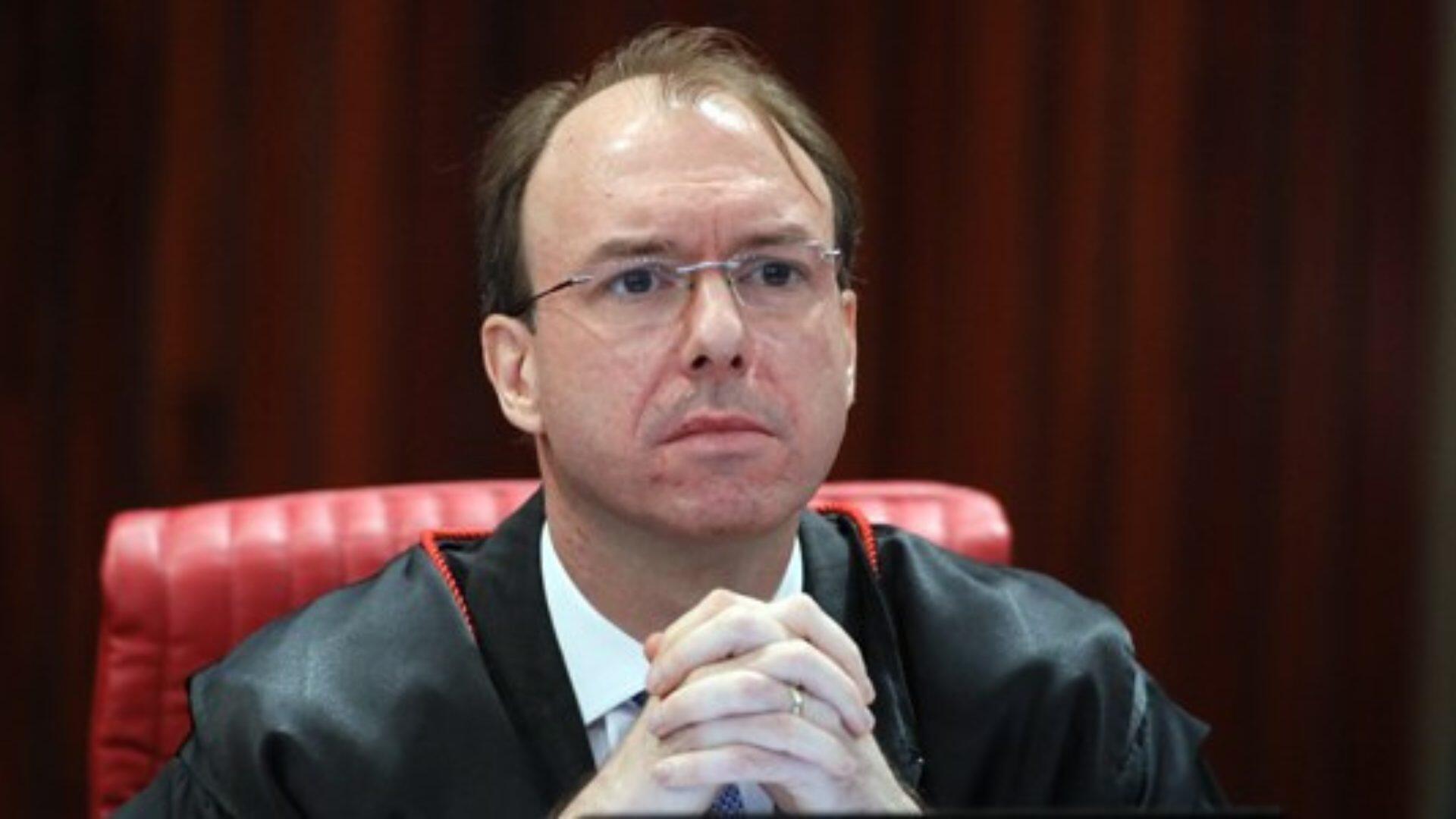 ministro Carlos Horbach