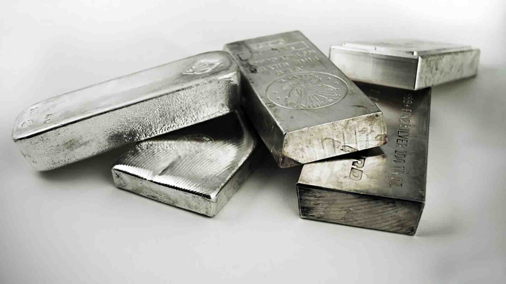 Lingotes de prata; quilo do material supera os R$ 3 mil. (Foto: Ilustrativa)
