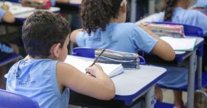 crianças alunos reme