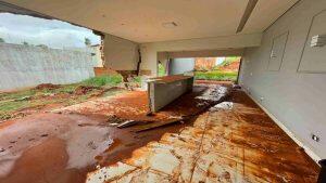 Casa destruída por enxurrada moradores